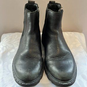 Sorel leather Chelsea waterproof boots, size 6.5 US, black